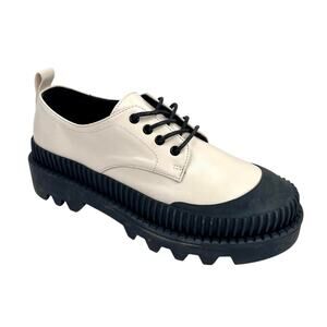 SALT AND CHOCOLATE  Size 7 Round Toe Platform Derby Shoes